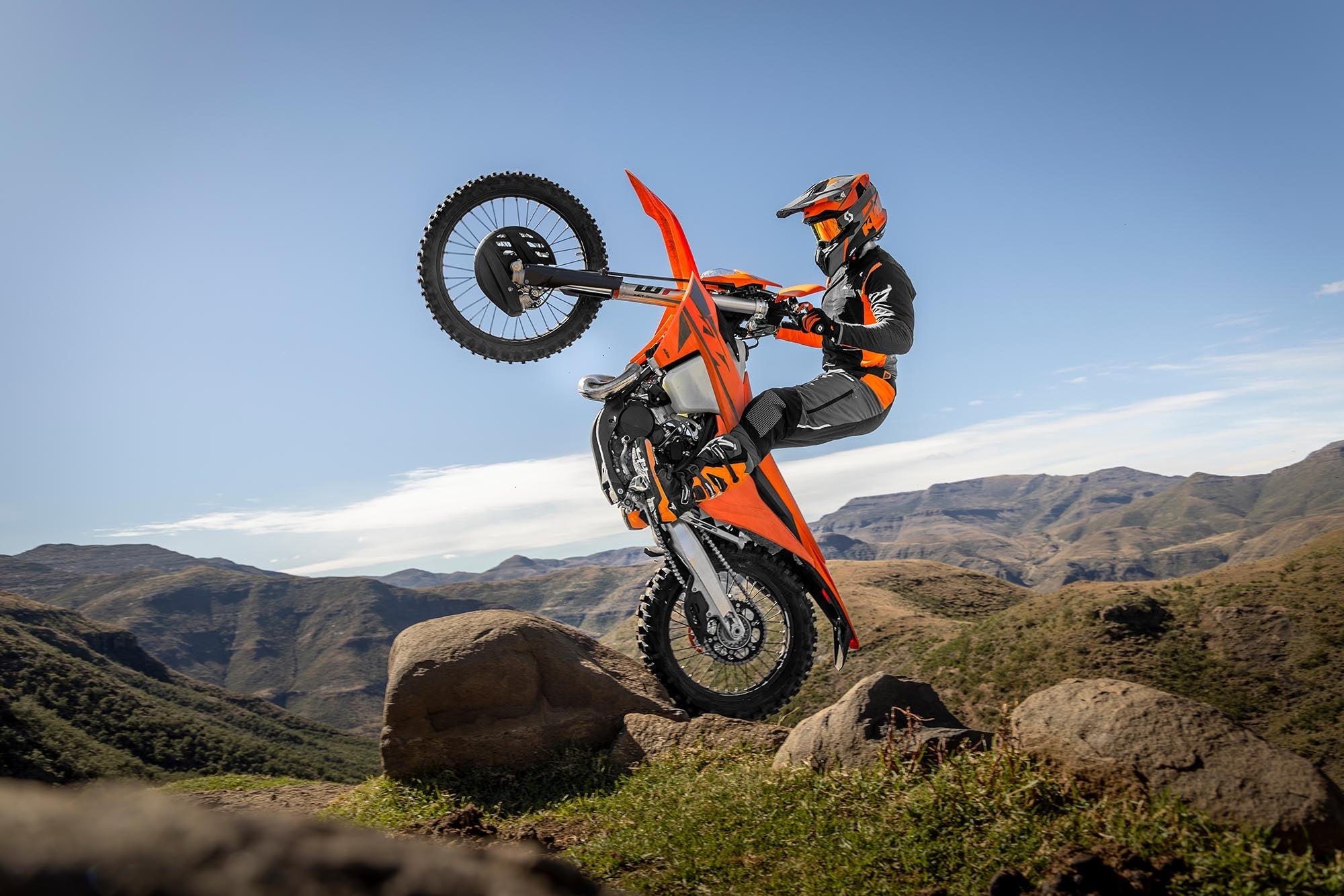 THE 2025 KTM XC-W LINEUP MOVES THE GOALPOSTS EVEN FURTHER