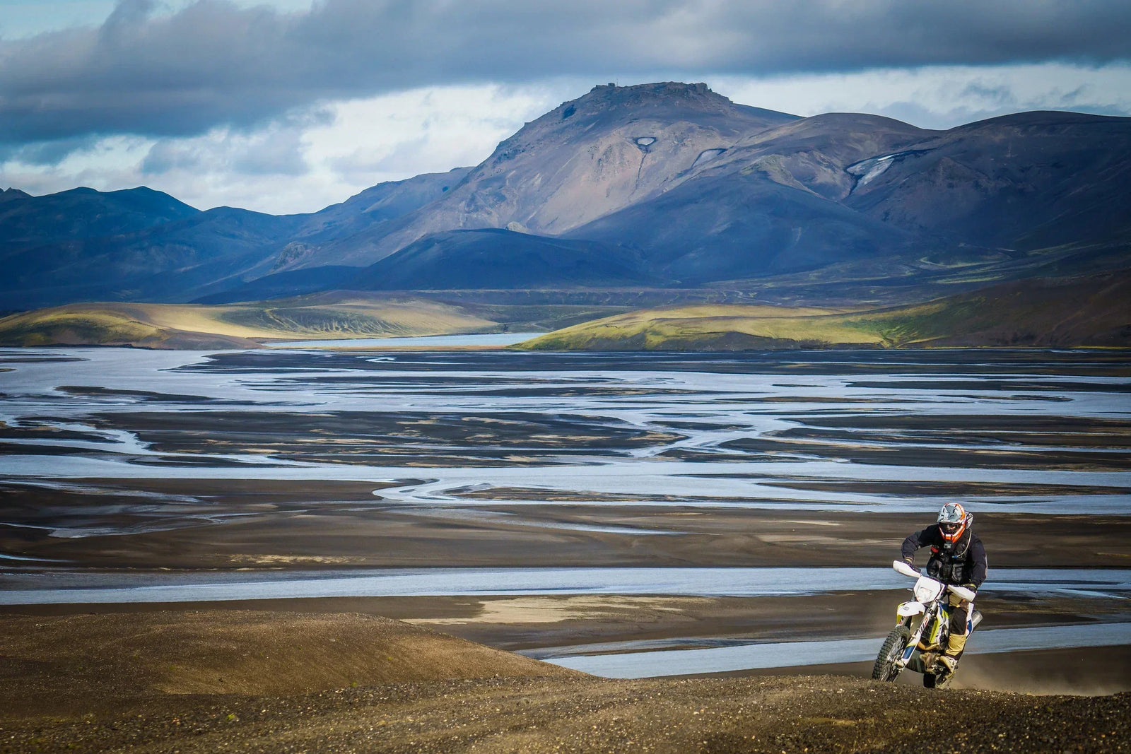 66° NORTH - UPSHIFT EXPLORES THE ICELANDIC WILDS