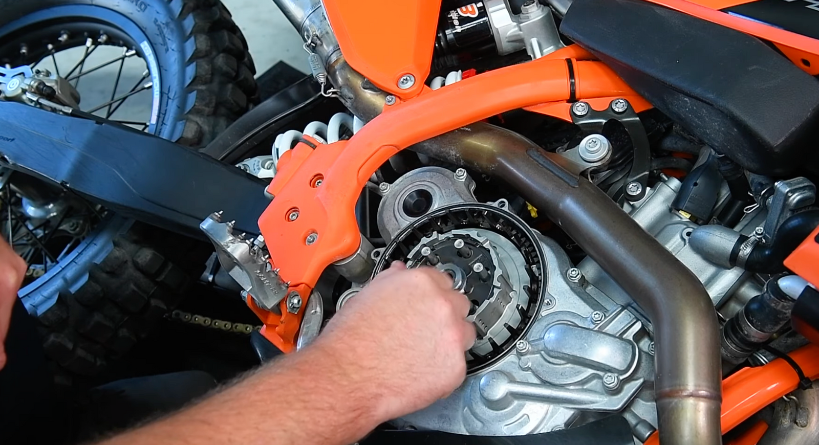 INSTALL REKLUSE RADIUSCX DDS AUTO CLUTCH INSTALL ON A KTM EXC-F