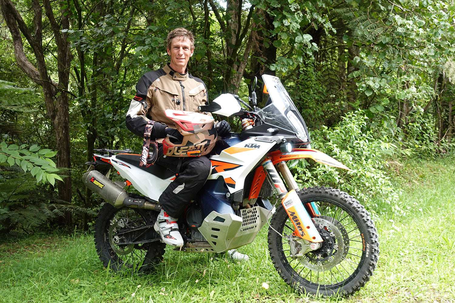 CHRIS BIRCH WITH LEATT GEAR