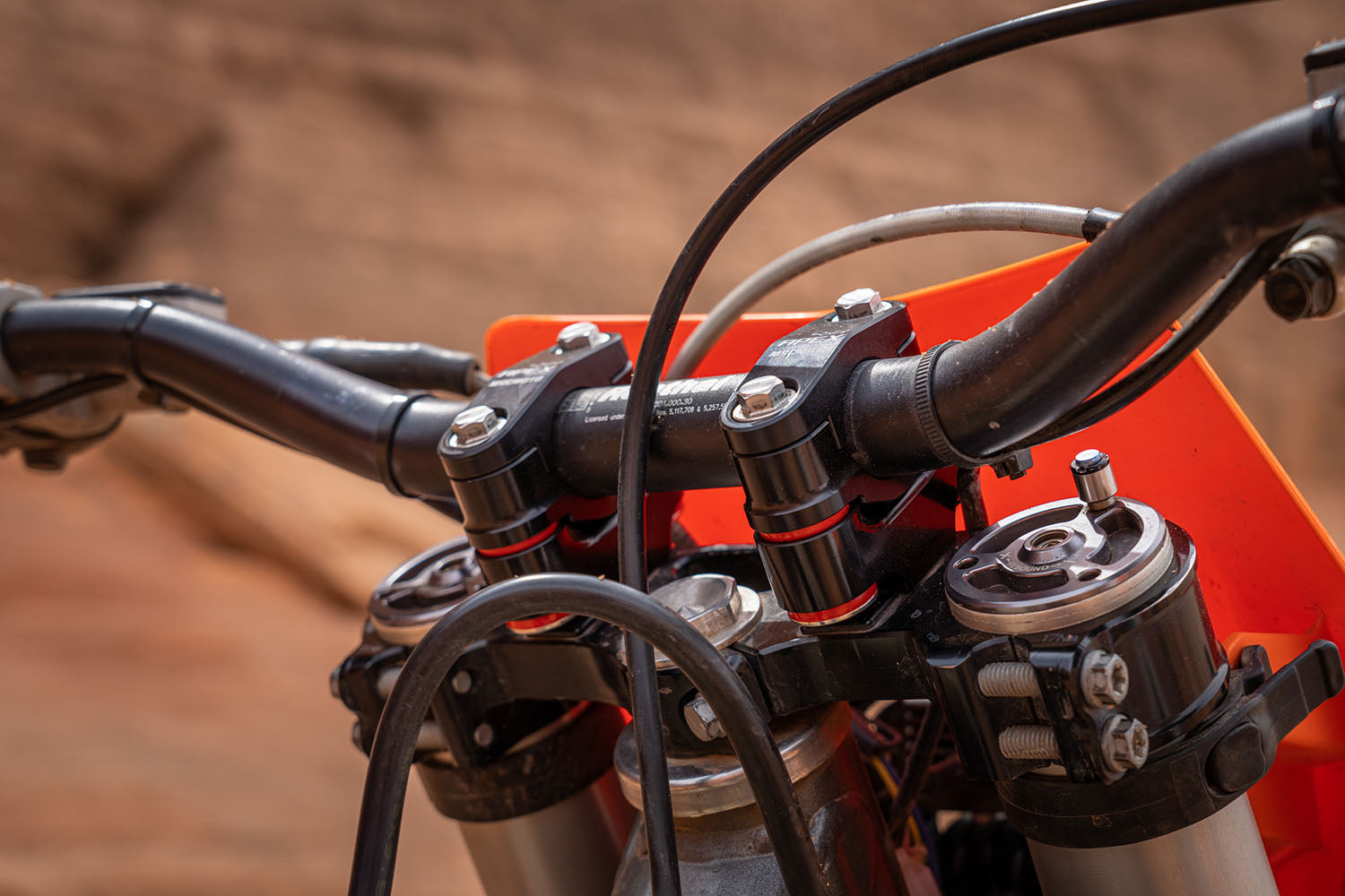 APEX BAR MOUNT