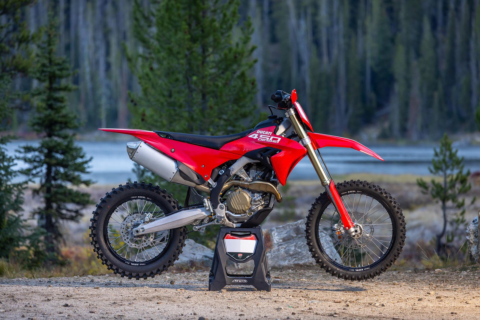 Ducati Desmo450 EDX, Ducati’s Enduro-Cross for Cross-Country and Enduro racing