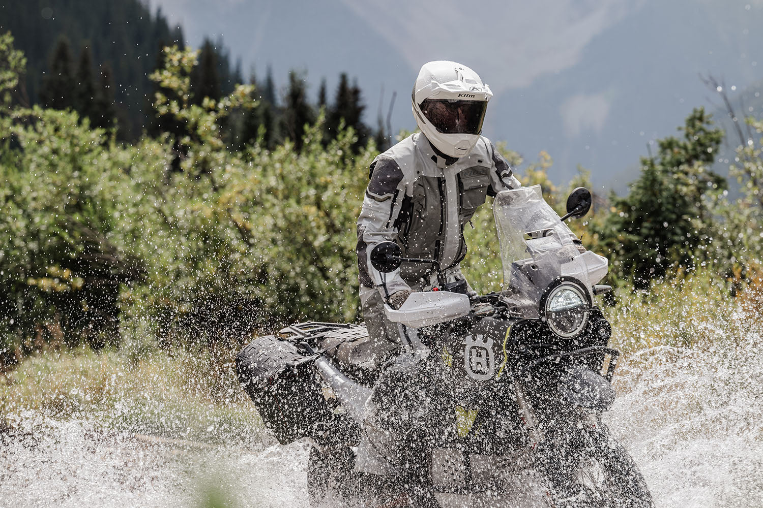 KLIM RELEASES REDESIGNED LEGENDARY BADLANDS PRO GEAR