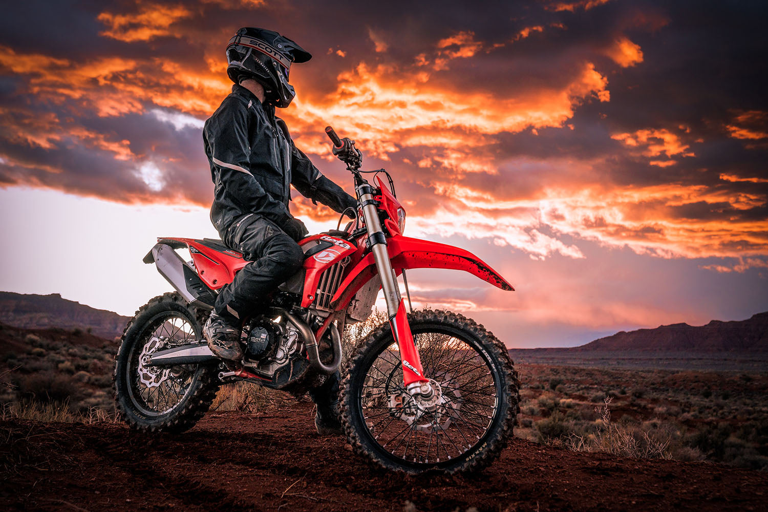 Beta 430 RR at sunset