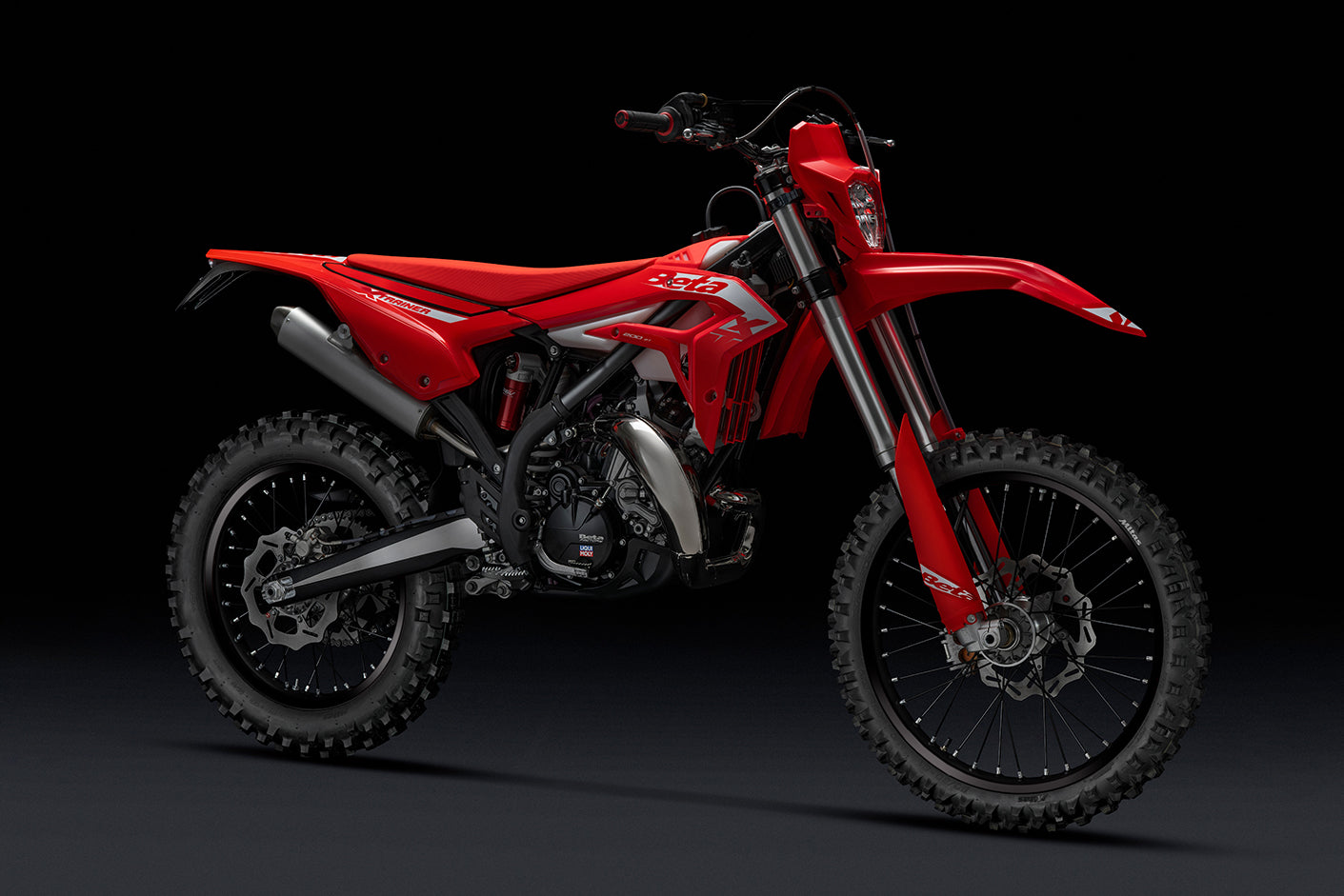 Beta Expands Enduro Lineup for 2027 with All-New XTrainer 200 2-Strokes